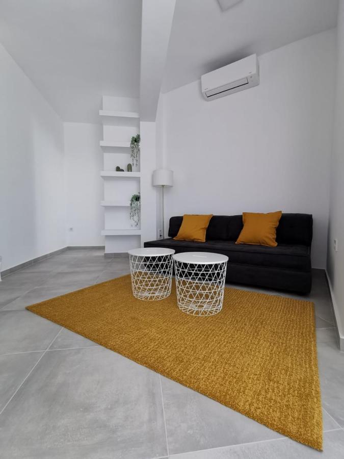 Ikarus Apartment เอเธนส์ ภายนอก รูปภาพ