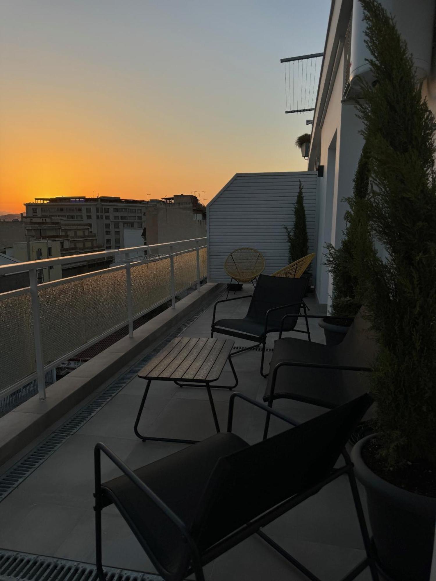 Ikarus Apartment เอเธนส์ ภายนอก รูปภาพ