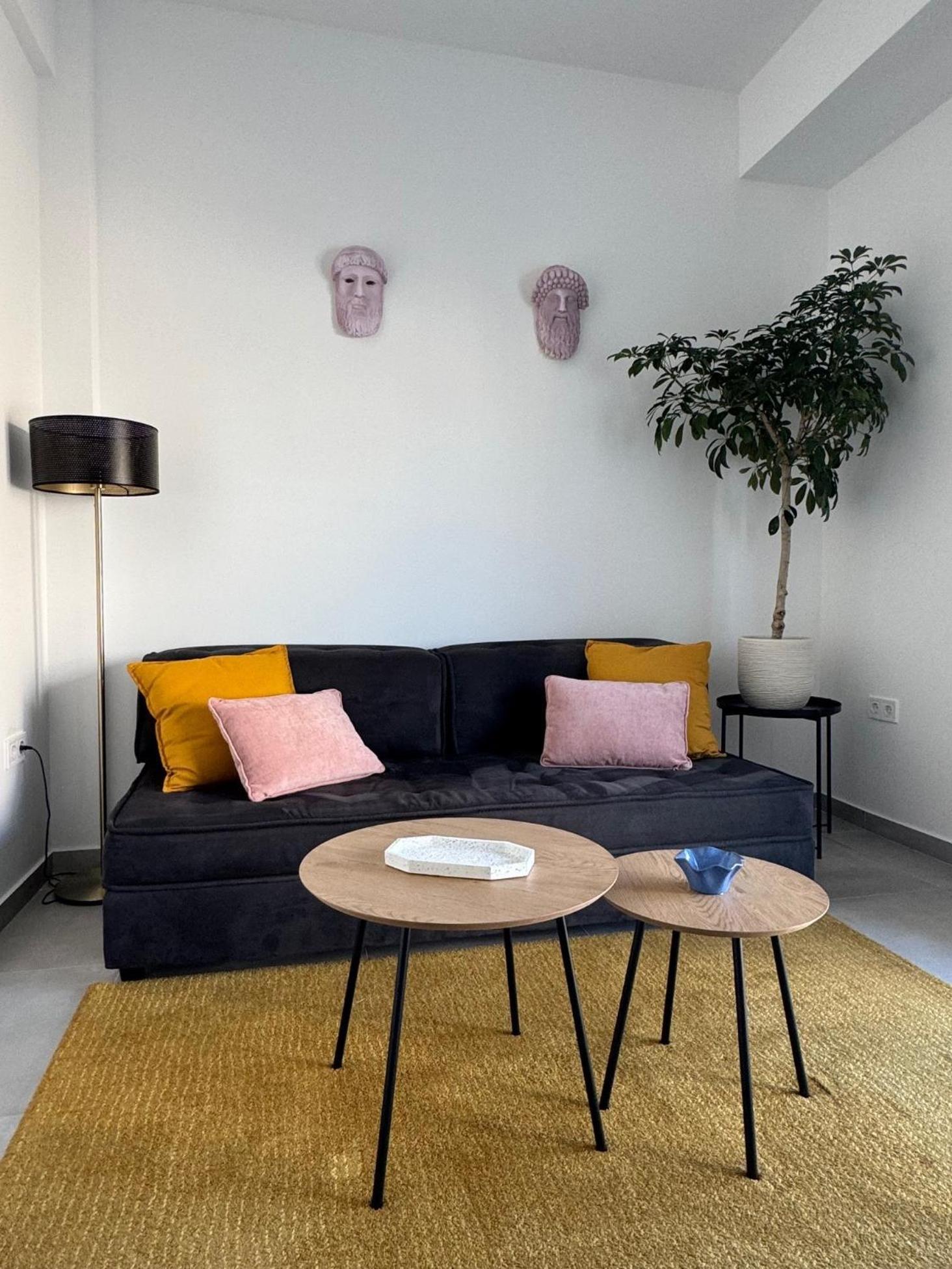 Ikarus Apartment เอเธนส์ ภายนอก รูปภาพ