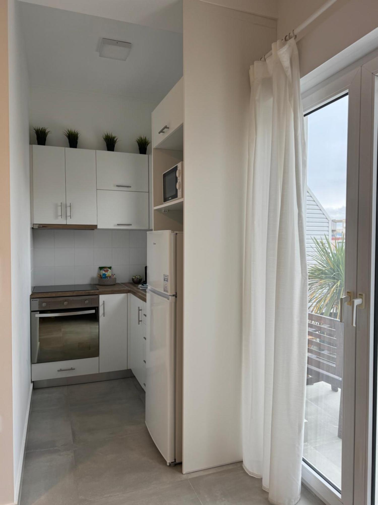 Ikarus Apartment เอเธนส์ ภายนอก รูปภาพ